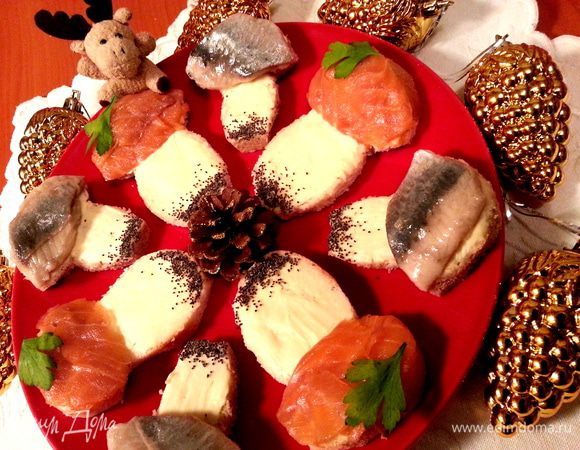 Селёдочные бутерброды чередуем с "грибочками" с благородной рыбкой...,кому что нравится - то и выбирает)))