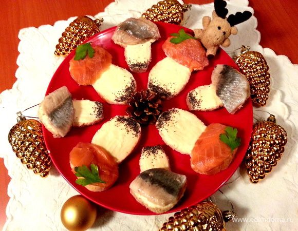 Украшаем листиками петрушки или зелёным луком.