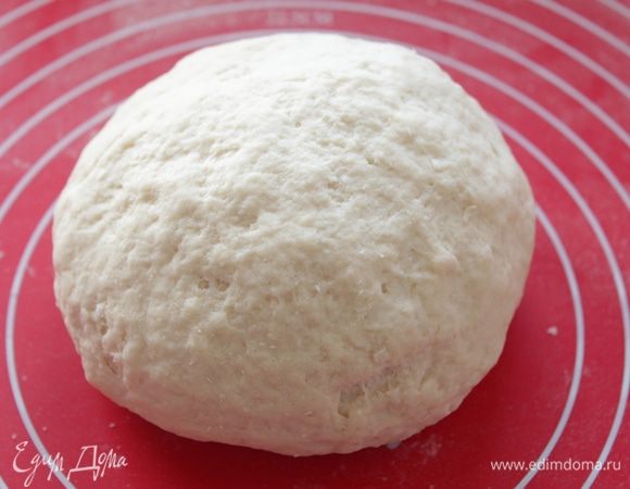 Скатать тесто в шар и убрать в холодильник на 0,5-1 час.