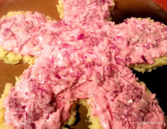 Нанести на селёдочный слой...