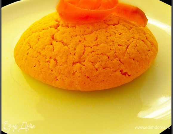 Муку просеять, перемешать с содой.