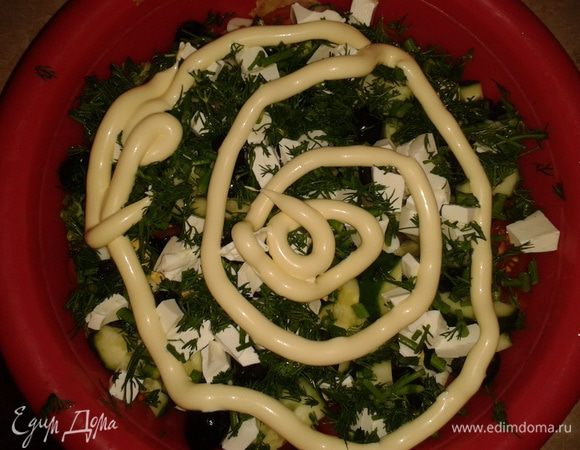 Добавить майонез, сок лимона,  перец, соль.