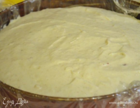 На него вылить оставшееся суфле.