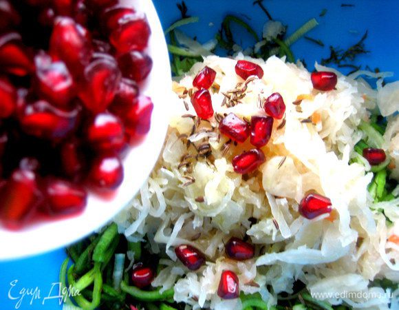 Бросить немного в салатик.