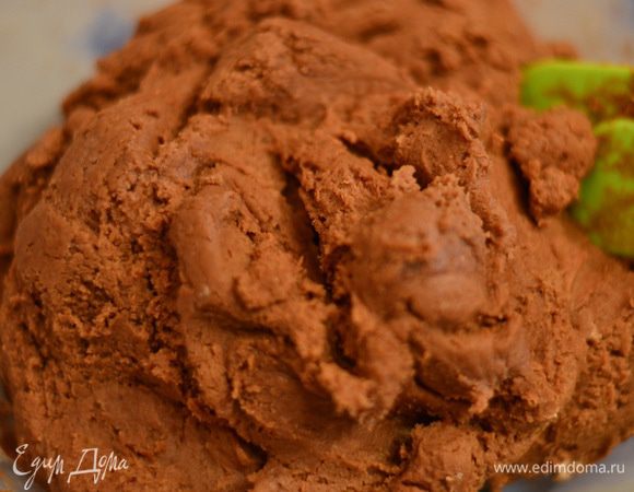 Тесто должно быть  мягким и пластичным, чтобы его удобно было отсаживать из кондитерского мешка.Кондитерский мешок должен быть из плотного материала!