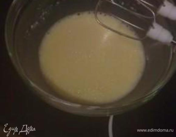 Взбиваем миксером до растворения сахара.