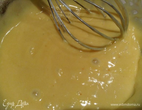 Добавить масло, смесь.