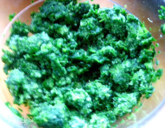 4 брикетика для быстроты можно поколотить отбивалкой для мяса в крошку.