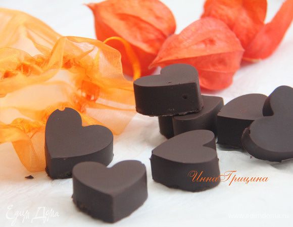 Вынуть конфеты из силиконовых ячеек. Хранить конфеты в холодильнике, не более недели. 