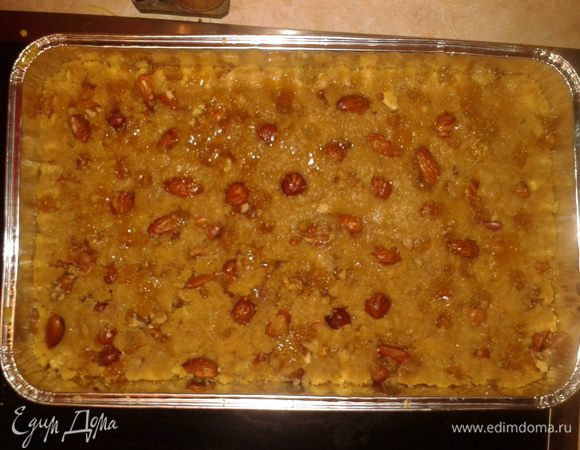 Затем все выложить либо в стеклянную форму, либо, как я, на противень одноразовый и оставить на 3 часа при комнатной температуре. Нарезайте кубиками.