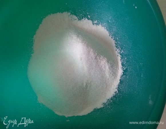 Муку, разрыхлитель просеять, добавить сахар...