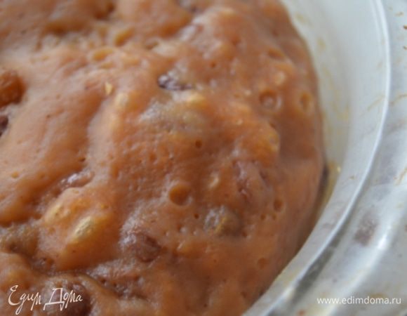 Варим пудинг на среднем огне примерно 2-2,5 часа, при этом надо регулярно подливать кипяток до необходимого уровня, чтобы всегда была вода. 