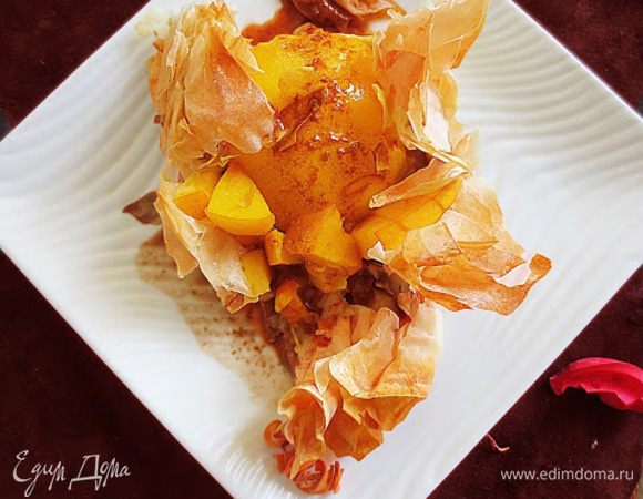 Тесто фило порвать, именно порвать, а не порезать на кусочки.