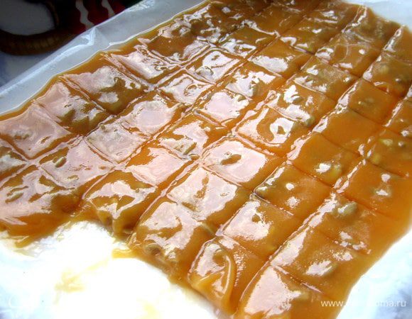 Получились очень нежные, пришлось отделять лопаточкой, но тянутся очень здорово!!!