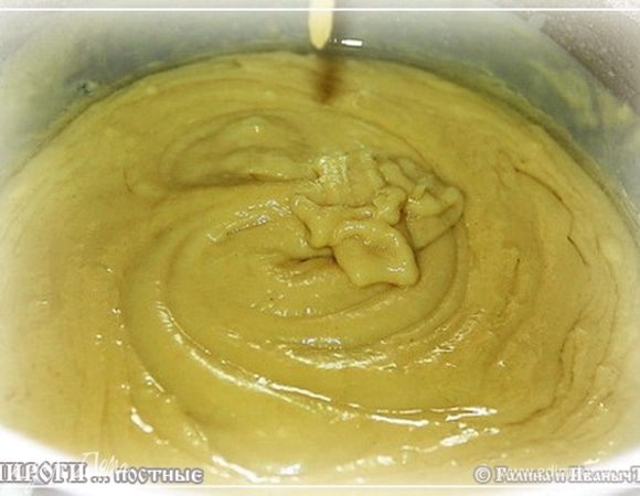 И после того, как перемесим, получим вон что. Пластичное и очень ароматное. Ну и красивое, конечно.