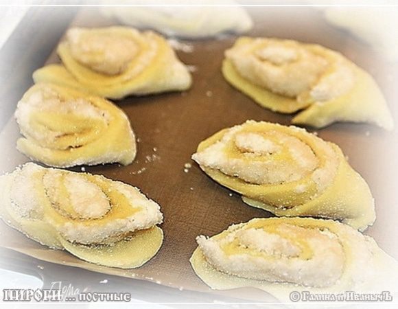 И запечюшки наши на противень выложим.