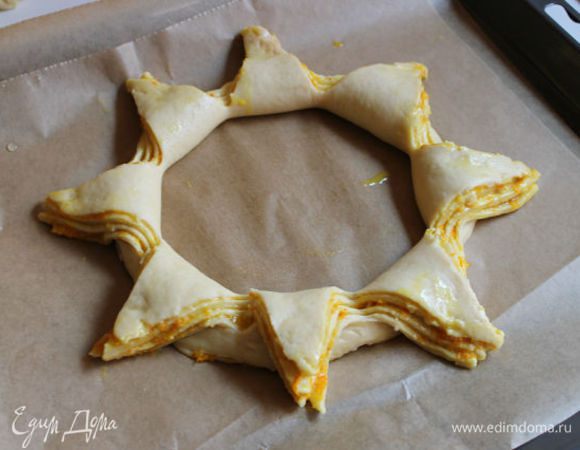 Теперь разворачиваем наши лепестки, отгибая их.