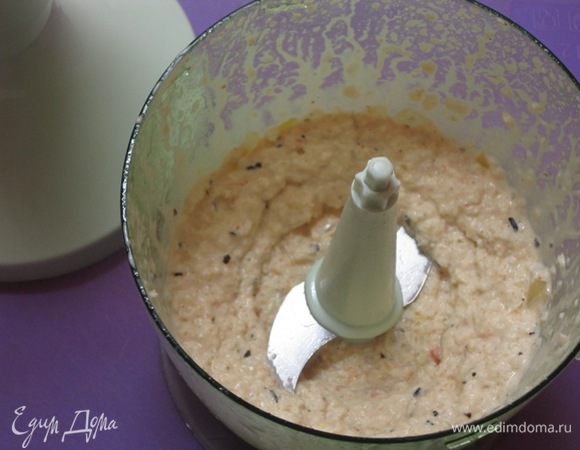 Измельчить блендером до кремообразной консистенции.