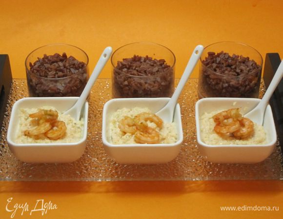 Выложить красный рис в тарелочки. Отдельно подать креветочный крем. Украсить креветками. Я оформила блюдо в японском стиле.