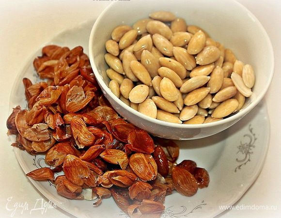 И очень легко почистим. Только не жмите сильно, а то миндалинки просто выстреливают в окружающее пространство.