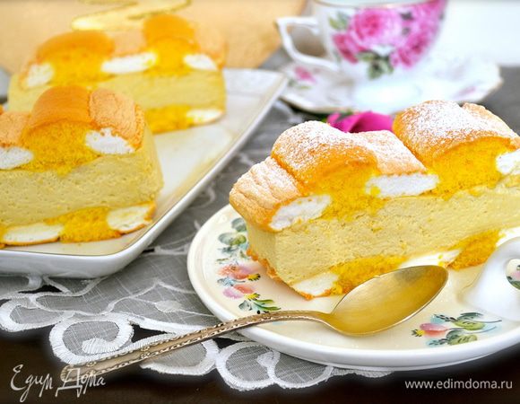 Нарезать острым ножом-пилкой на пирожные, шириной примерно 3-4 см. Убрать в холодильник на 2-3 часа. Перед подачей присыпать сахарной пудрой. Приятного кофе- и чаепития!!!


