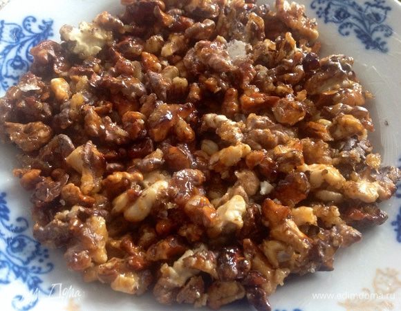 Затем массу выкладываем на смазанную сливочным маслом тарелочку. Даём остыть. 
