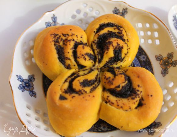 Очень красивые цветочки получились! Угащайтесь! Приятного аппетита!