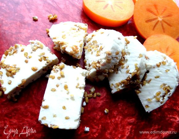 Делим на толстенькие кусочки для устойчивости шпажек.