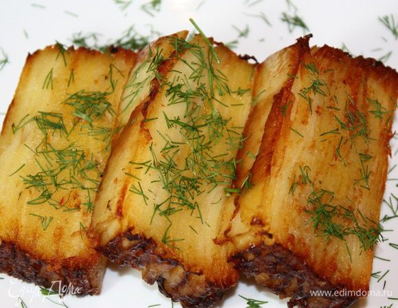 Подавать в горячем виде посыпав укропом. 