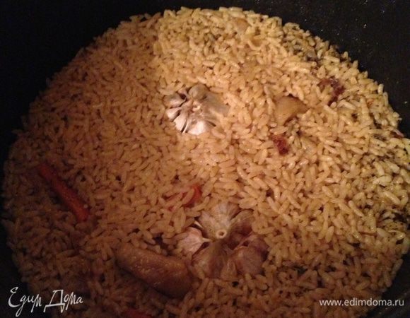 Открыть крышку и перемешать, закрыть крышку и оставить еще минут на 10.