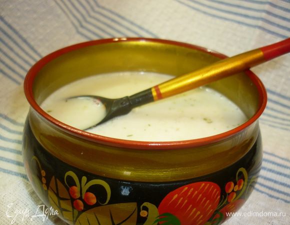 Может, вид у супа и не очень презентабельный, кто-то скажет, что зелень его украсит. Но укопо-петрушечное конфетти придаст иной аромат. А мне по душе именно этот. Так вот, этот простецкис суп, на приготовление которого уходит всего минут 10-15 так порадует желудок  после праздничного чревоугодия, и ваш пищеварительный тракт скажет вам СПАСИБО.