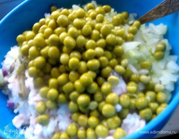 Горошек по вкусу добавляем.