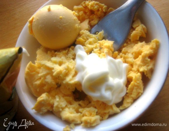 Немного майонеза для текстуры.