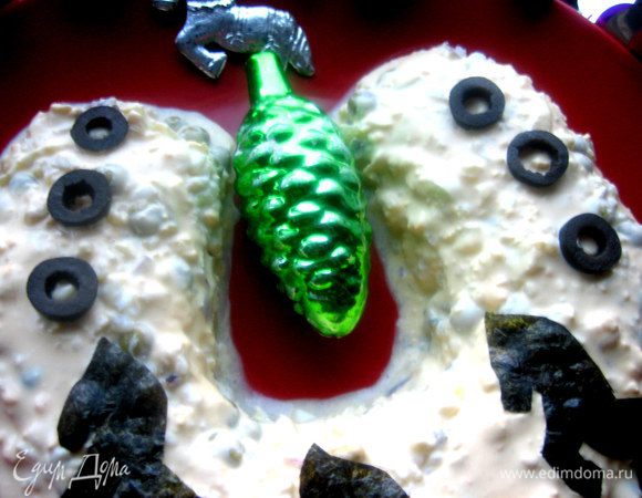 Дополним картину кружками оливок.