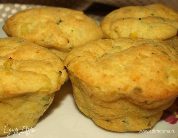 Готовые маффины достать из духовки, дать остыть в форме.