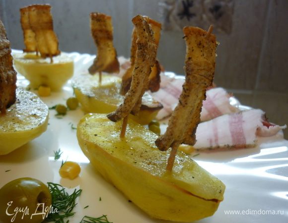 Теперь эскадру на красивое блюдо. Создадим волны из зелени-водорослей, оливковые рифы, горохово-кукурузные медузки... Счастливого плавания!