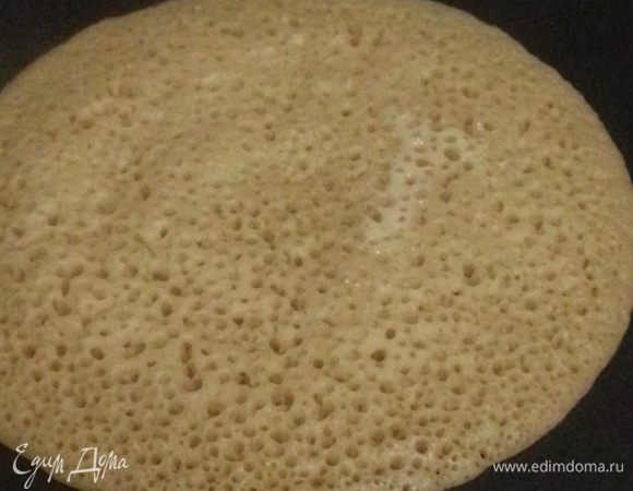 На поверхности панкейка не осталось сырого теста.