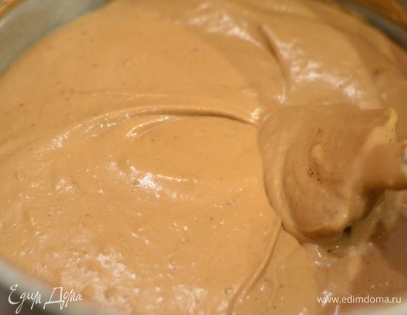 Потом добавить остальные сливки и яичный мусс, перемешать до однородности.