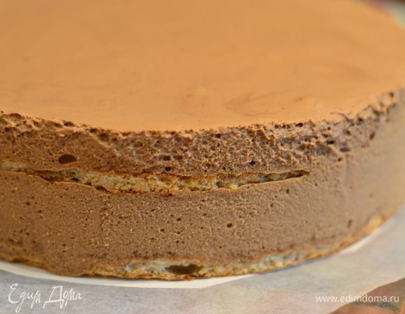  Освободить аккуратно торт от кольца и пергамента.