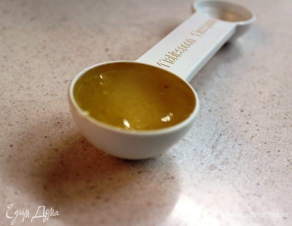 Добавить растительное масло.