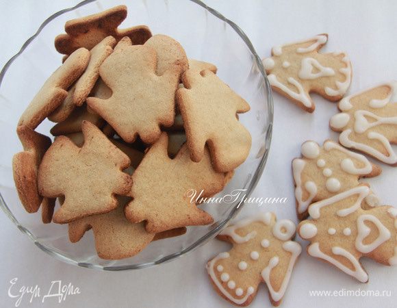 Остывшее печенье покрыть лимонной глазурью. Для глазури: развести до консистенции густой сметаны сахарную пудру с лимонным соком, если получилось слишком густо - добавить немного воды или лимонного сока.