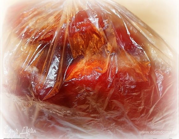 Что-то съели, что-то законсервировали, а что решили заморозить. И вот это все почистили … 
А потом расфасовали по пакетам и сложили в морозилку. А теперь, когда пришла пора, один из этих пакетов достали.
