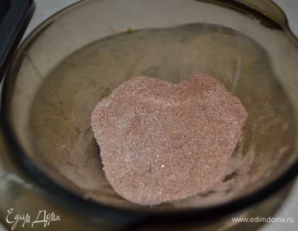 Для посыпки смешиваем сахар и корицу.