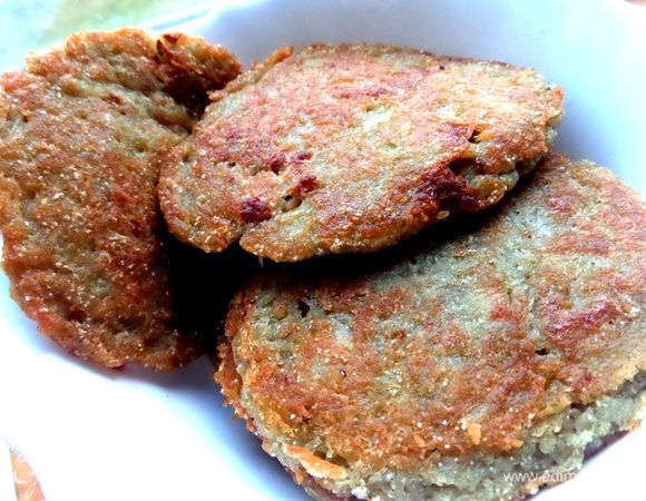 Готовые вынимаю,остальные дожариваю...Готовые сразу расхватывают,поэтому я не успела сосчитать,но штук 15 получится)))