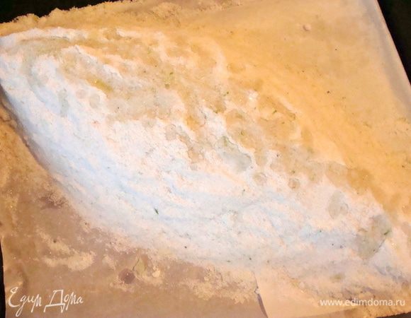 Выдавить сверху сок из 1 лайма. Запекать 1 ч - 1 ч 15 мин при 230* - 250*