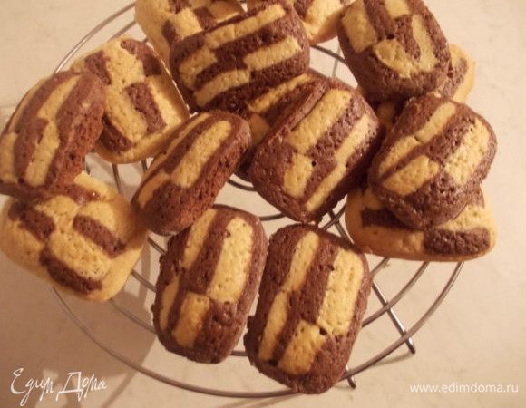 Достать из духовки и остудить на решетке.