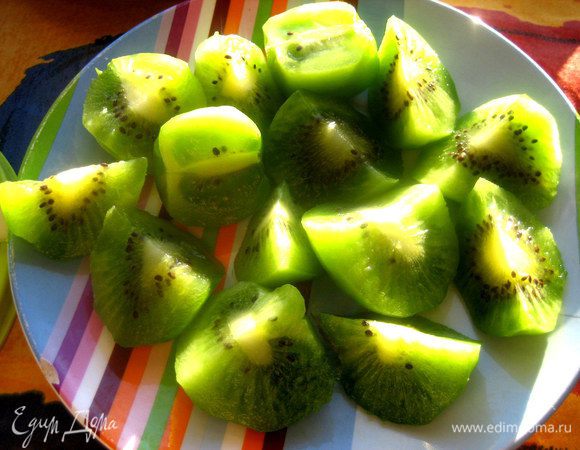 Поделить на четвертинки.