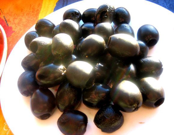 Оливки нужны только без косточек!