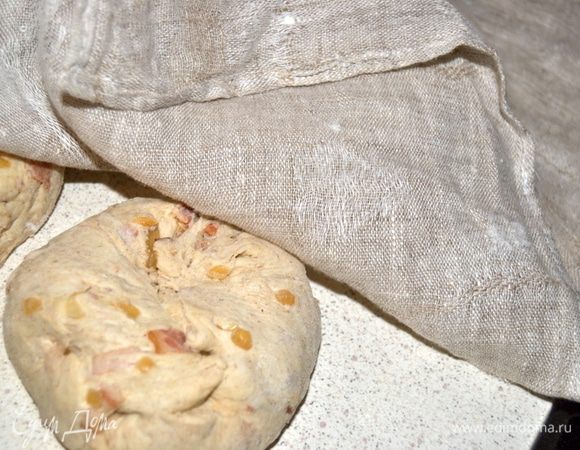 Накрыть полотенцем и оставить на 10 мин. Пусть отдохнет.