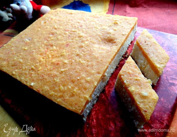 Выпекаем при 160* около получаса, пока верхний слой не начнёт пружинить от нажатия, т. е. уплотнится в виде мармелада.